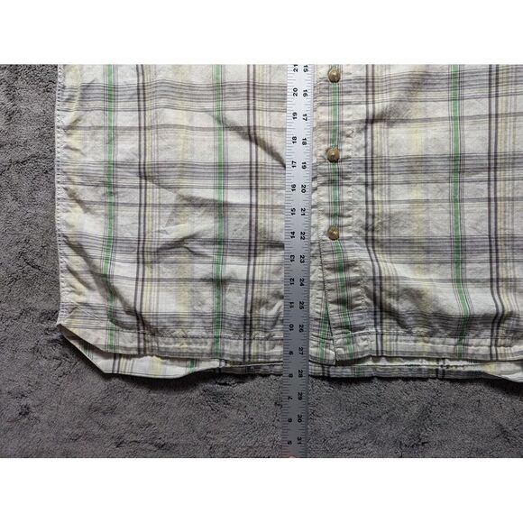 Royal Robbins Short Sleeve Button Up Shirt Men's Size Large Plaid - Picture 8 of 13